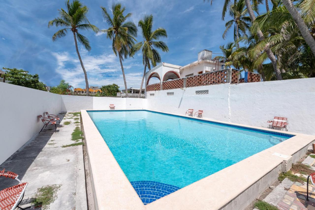 Oyo Hotel Las Palmas Cuyutlan Manzanillo Exterior foto